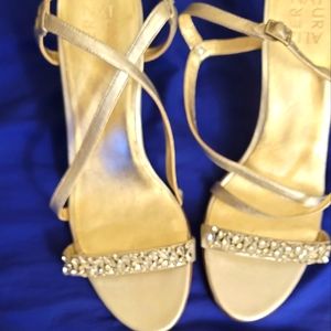 Naturalizer sz 12 strappy heels